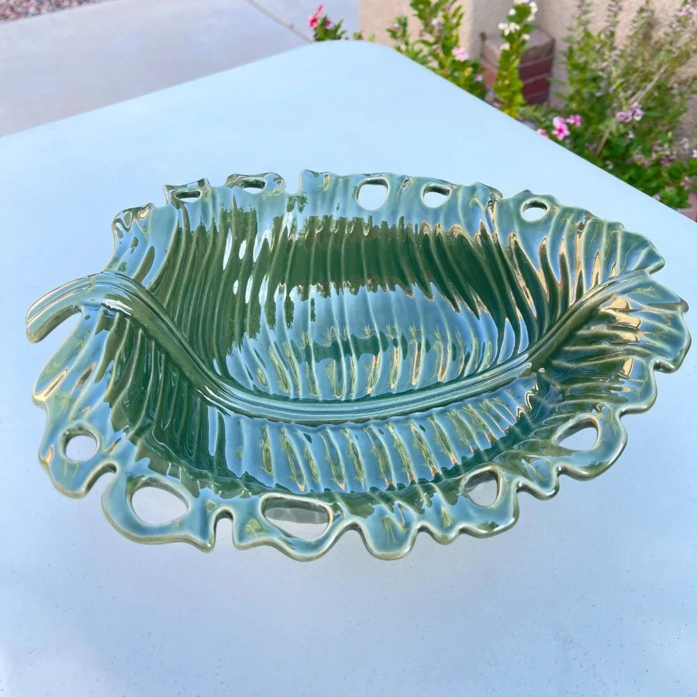 New Pier 1 Imports Green Palm Leaf Shaped Bowl Dish Stoneware Tropical